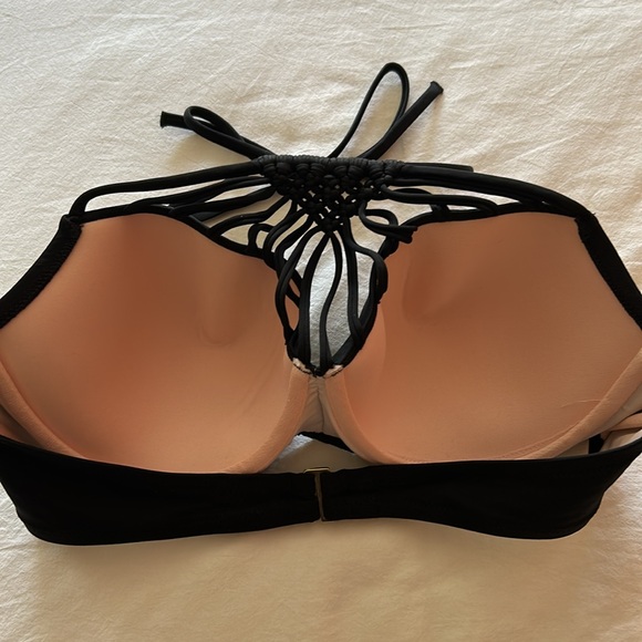 SHADE & SHORE 38C black bikini top - Picture 4 of 5